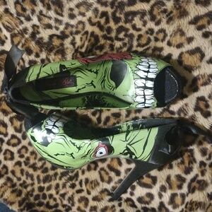 Iron Fist Zombie Stomper pumps sz 7 horror